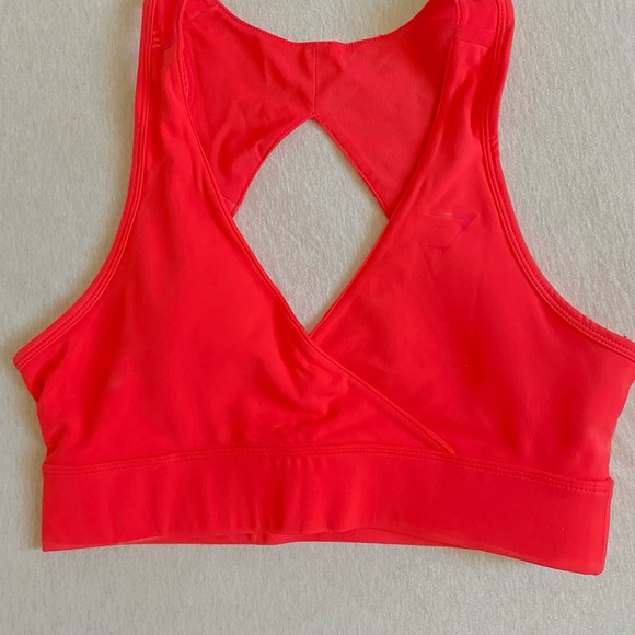 Nikki Blakketter Colab w/ Gymshark sports bra - Picture 2 of 6